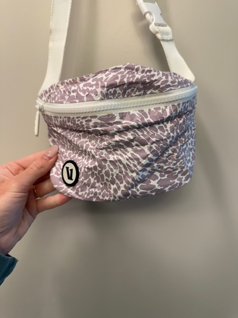 Aloha Mini Hip Pack by Vuori - Picture 3 of 7